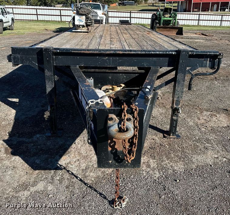 image for item NQ9529 2013 DJ flatbed trailer