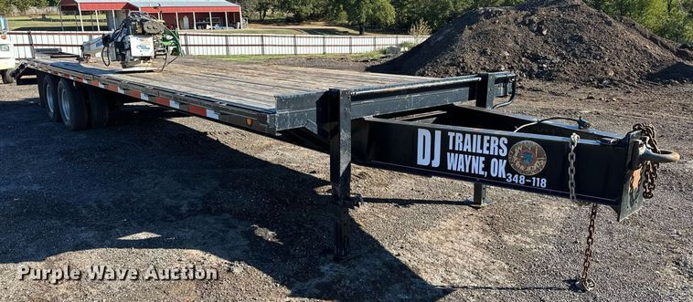 image for item NQ9529 2013 DJ flatbed trailer