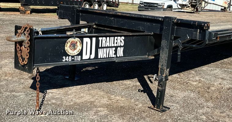 image for item NQ9529 2013 DJ flatbed trailer