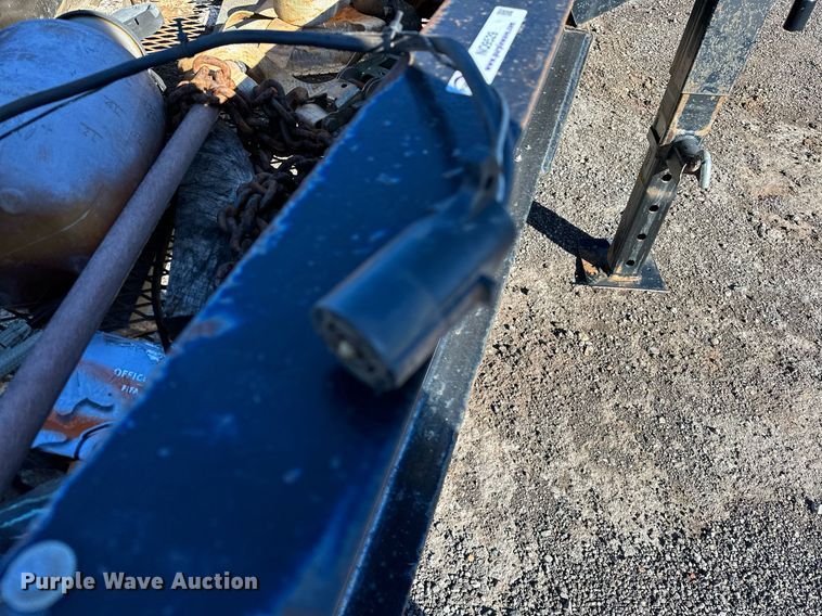 image for item NQ9529 2013 DJ flatbed trailer