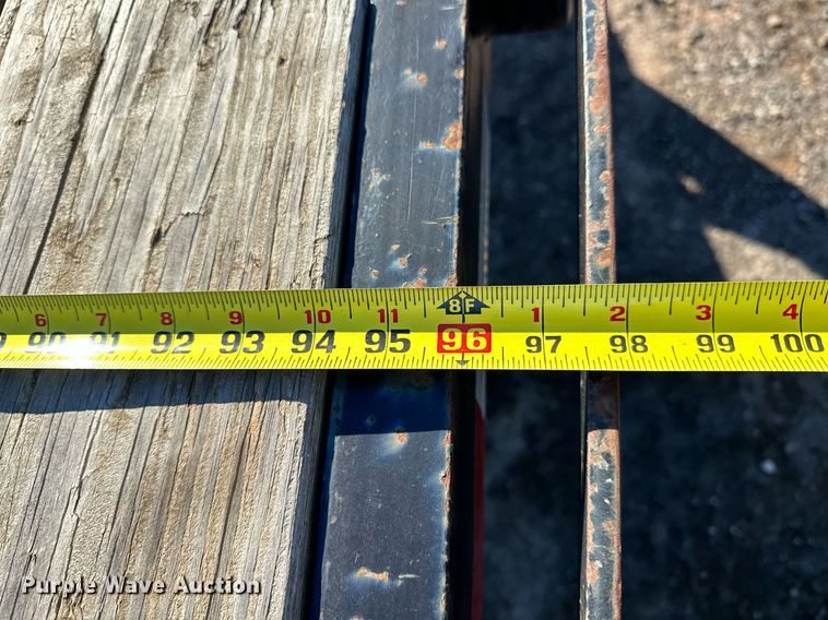 image for item NQ9529 2013 DJ flatbed trailer