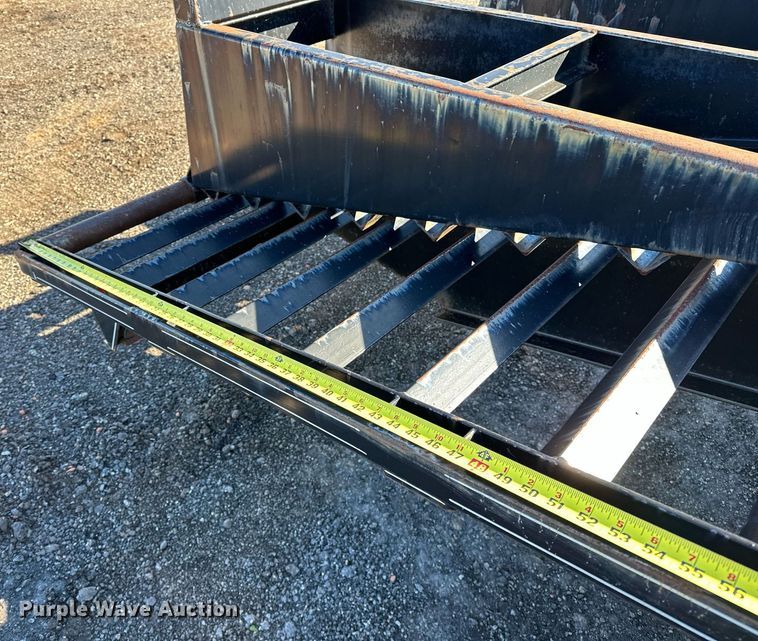 image for item NQ9529 2013 DJ flatbed trailer