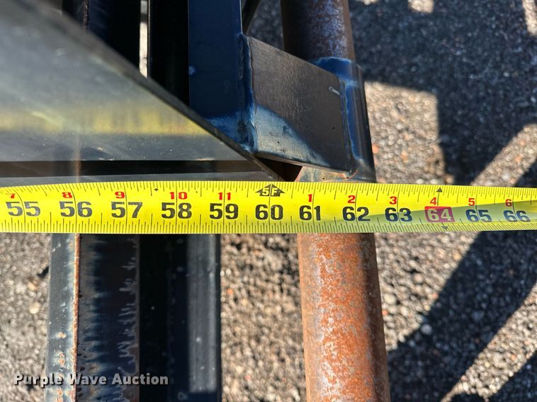 image for item NQ9529 2013 DJ flatbed trailer