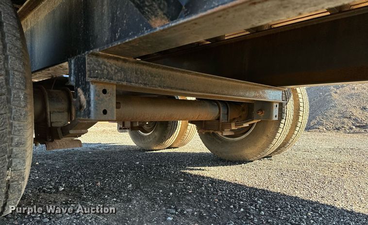 image for item NQ9529 2013 DJ flatbed trailer