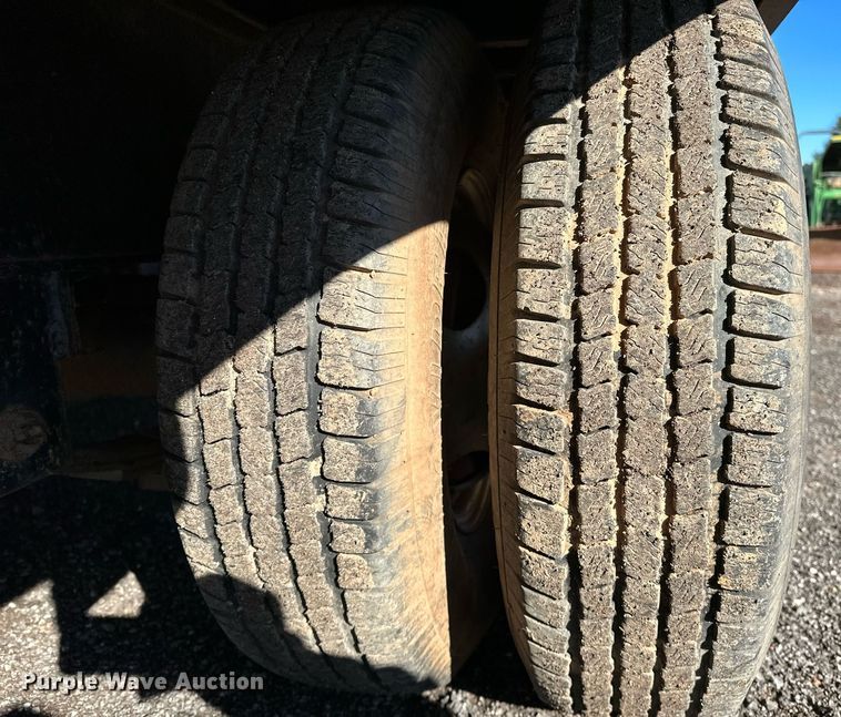 image for item NQ9529 2013 DJ flatbed trailer