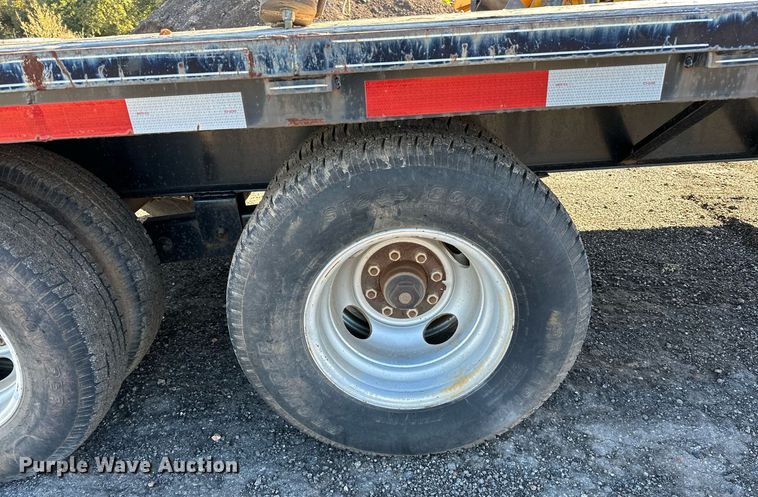 image for item NQ9529 2013 DJ flatbed trailer