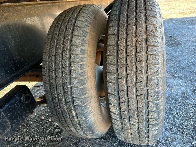 image for item NQ9529 2013 DJ flatbed trailer