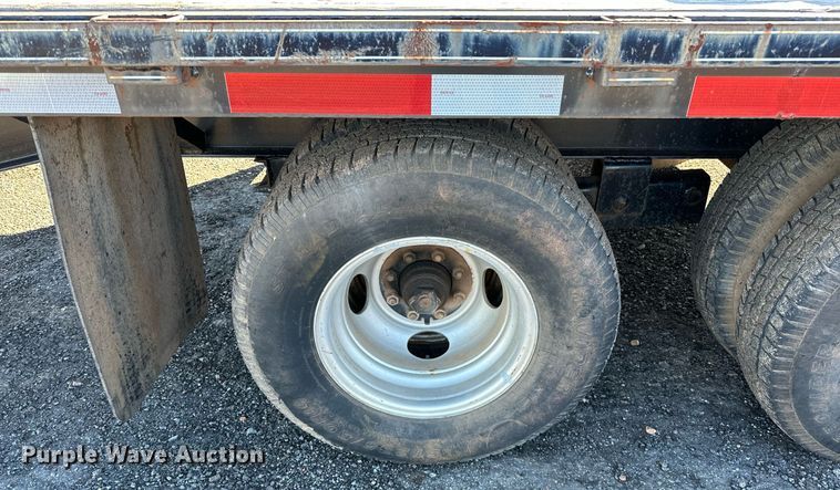 image for item NQ9529 2013 DJ flatbed trailer