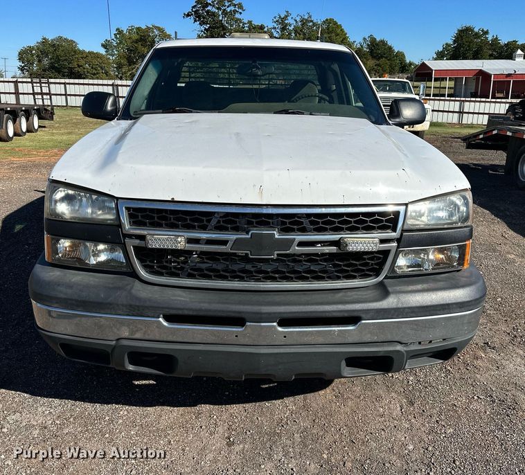 image for item NQ9530 2007 Chevrolet  Silverado 1500 Ext. Cab pickup truck