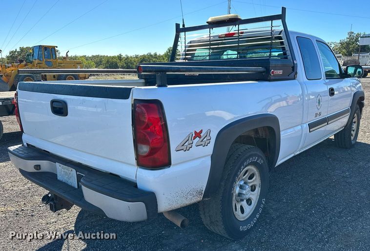 image for item NQ9530 2007 Chevrolet  Silverado 1500 Ext. Cab pickup truck