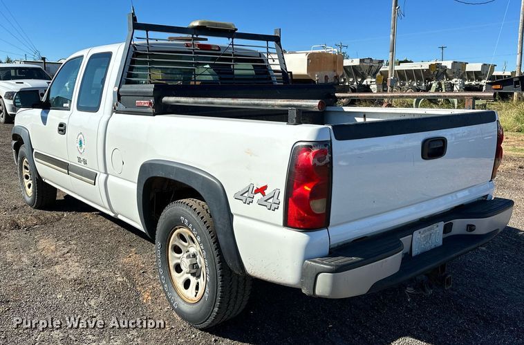 image for item NQ9530 2007 Chevrolet  Silverado 1500 Ext. Cab pickup truck