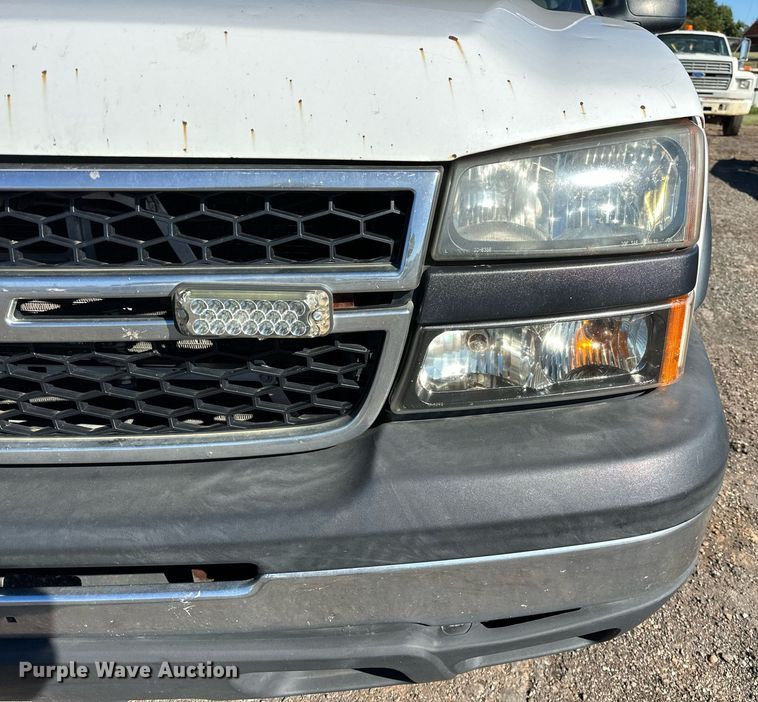 image for item NQ9530 2007 Chevrolet  Silverado 1500 Ext. Cab pickup truck