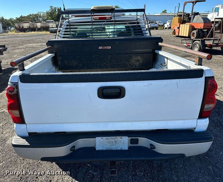 image for item NQ9530 2007 Chevrolet  Silverado 1500 Ext. Cab pickup truck