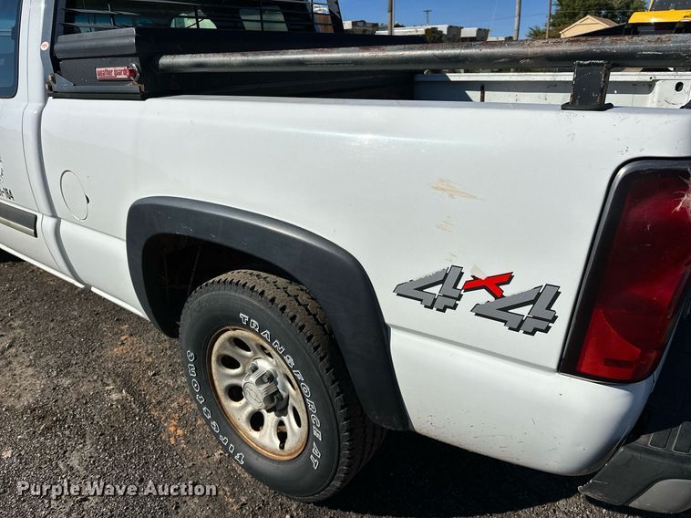 image for item NQ9530 2007 Chevrolet  Silverado 1500 Ext. Cab pickup truck