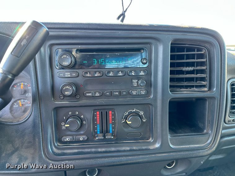 image for item NQ9530 2007 Chevrolet  Silverado 1500 Ext. Cab pickup truck