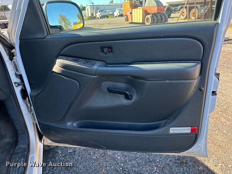 image for item NQ9530 2007 Chevrolet  Silverado 1500 Ext. Cab pickup truck