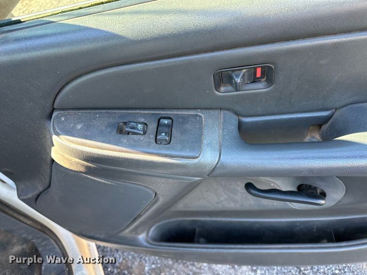 image for item NQ9530 2007 Chevrolet  Silverado 1500 Ext. Cab pickup truck