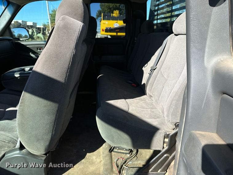 image for item NQ9530 2007 Chevrolet  Silverado 1500 Ext. Cab pickup truck