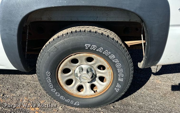 image for item NQ9530 2007 Chevrolet  Silverado 1500 Ext. Cab pickup truck