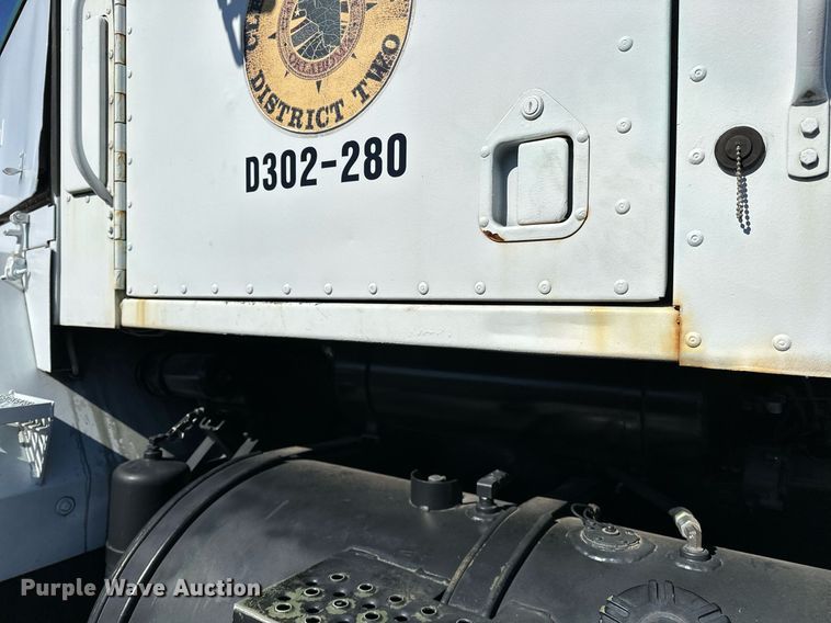 image for item NQ9531 2012 AM General  M916 winch truck