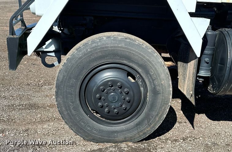 image for item NQ9531 2012 AM General  M916 winch truck