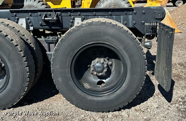 image for item NQ9531 2012 AM General  M916 winch truck