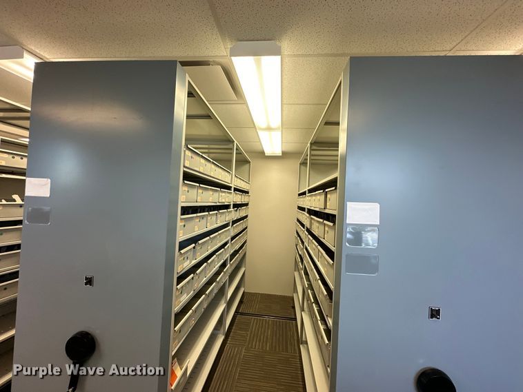 image for item NT9070 Rolling shelf