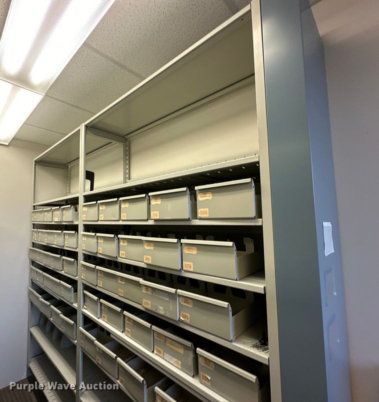 image for item NT9070 Rolling shelf