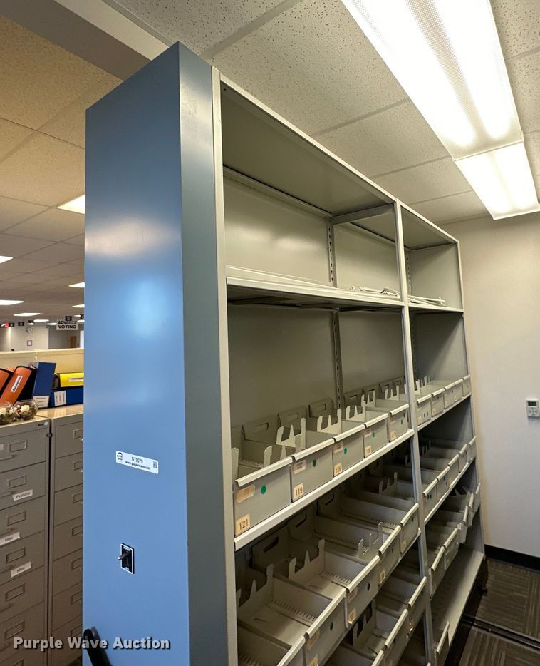 image for item NT9070 Rolling shelf