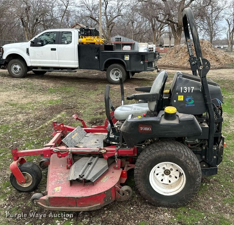 image for item NU9310 (2) ZTR lawn mowers