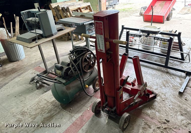 image for item NU9310 (2) ZTR lawn mowers