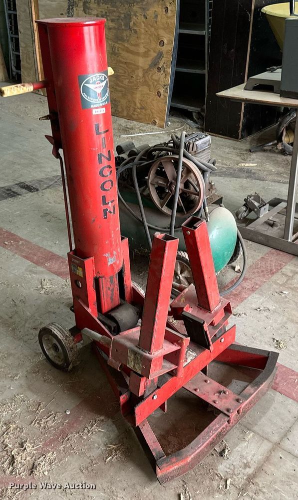 image for item NU9310 (2) ZTR lawn mowers