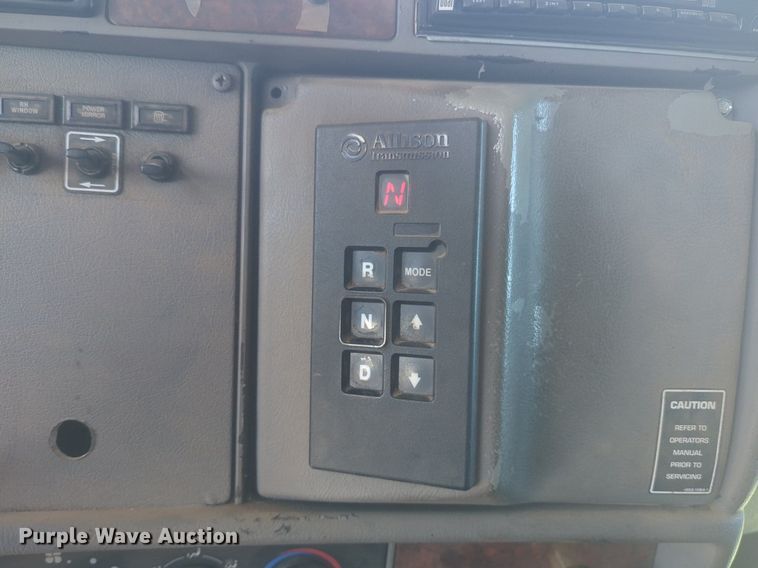 image for item NZ9514 2005 Kenworth T300 flatbed truck