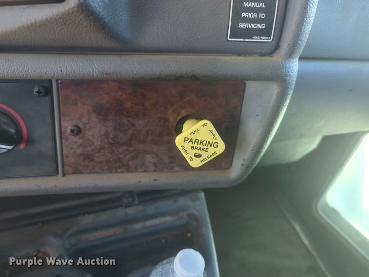 image for item NZ9514 2005 Kenworth T300 flatbed truck