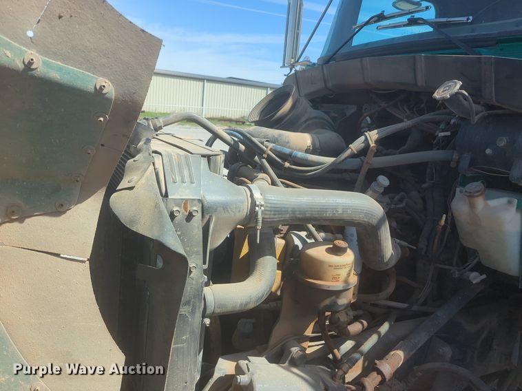 image for item NZ9514 2005 Kenworth T300 flatbed truck