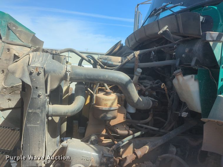 image for item NZ9514 2005 Kenworth T300 flatbed truck