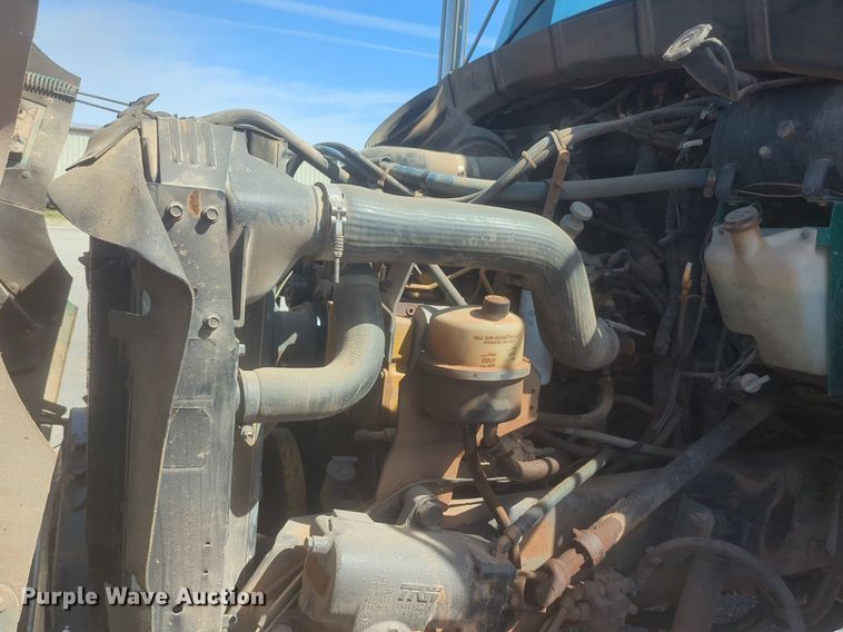 image for item NZ9514 2005 Kenworth T300 flatbed truck