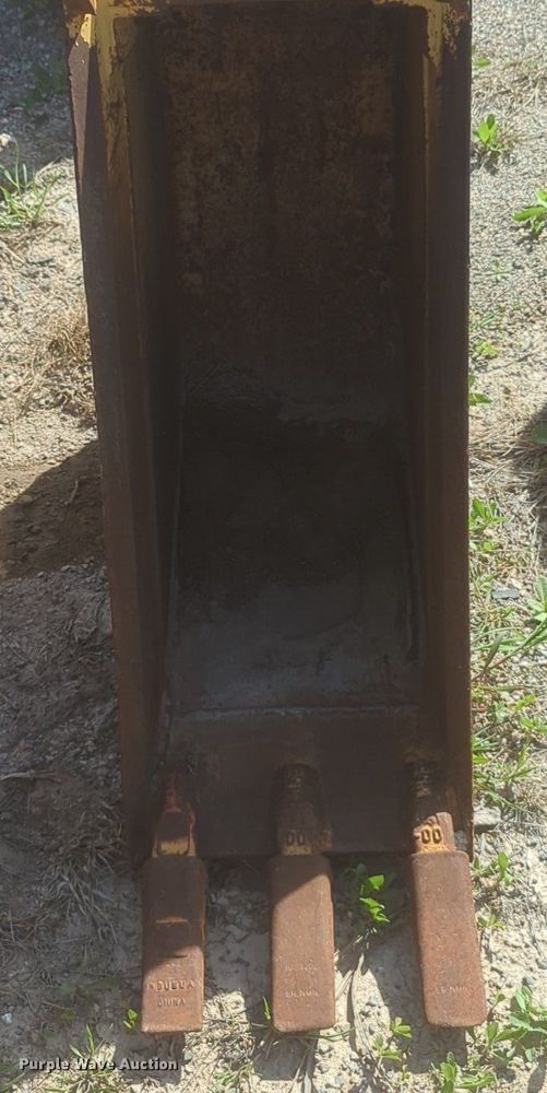 image for item NZ9518 Gannon excavator bucket