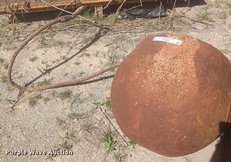 image for item NZ9521 Wrecking ball