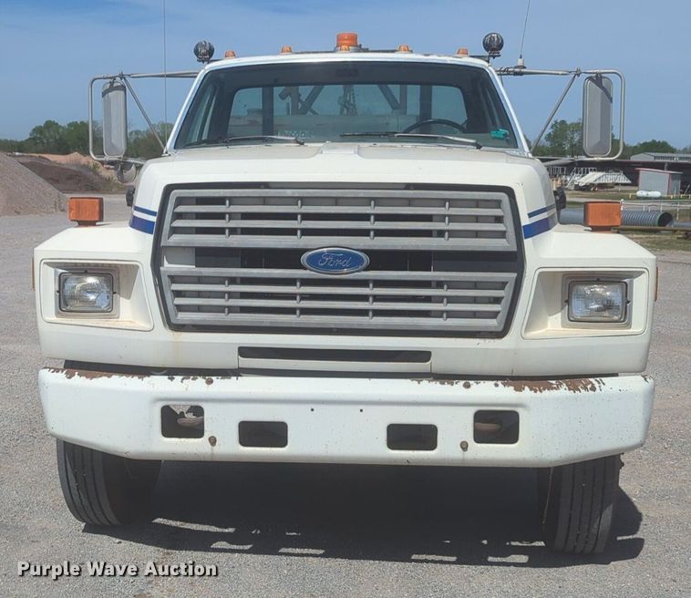 image for item NZ9532 1991 Ford F700 winch truck