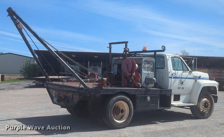 image for item NZ9532 1991 Ford F700 winch truck