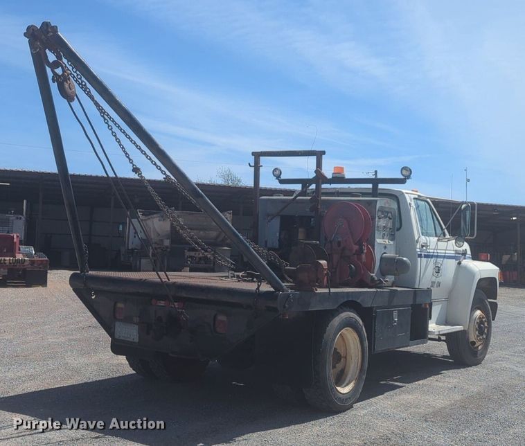 image for item NZ9532 1991 Ford F700 winch truck