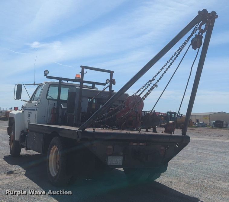 image for item NZ9532 1991 Ford F700 winch truck