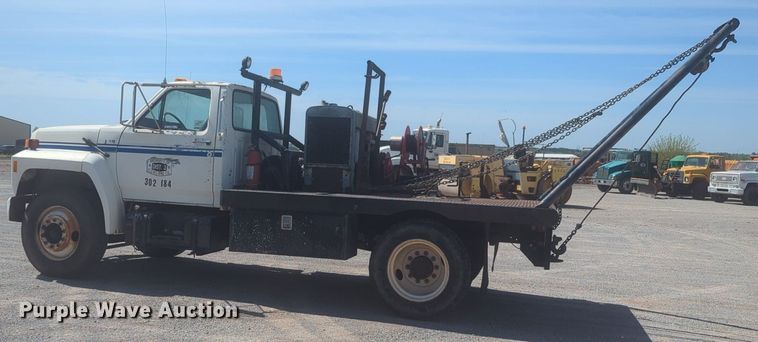 image for item NZ9532 1991 Ford F700 winch truck