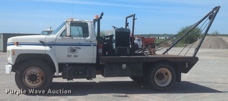 image for item NZ9532 1991 Ford F700 winch truck