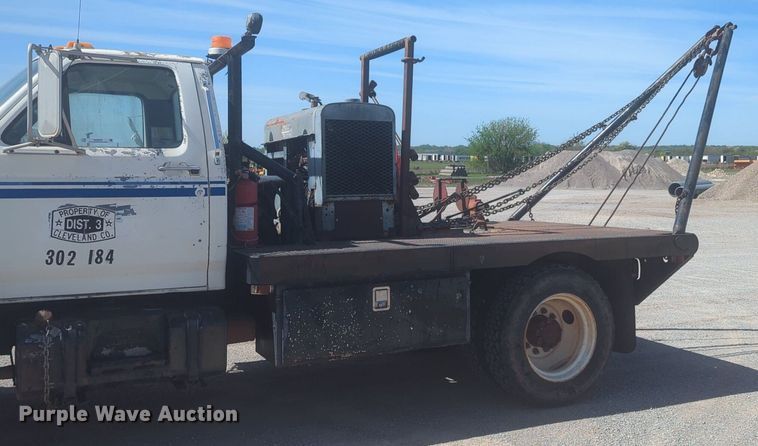 image for item NZ9532 1991 Ford F700 winch truck