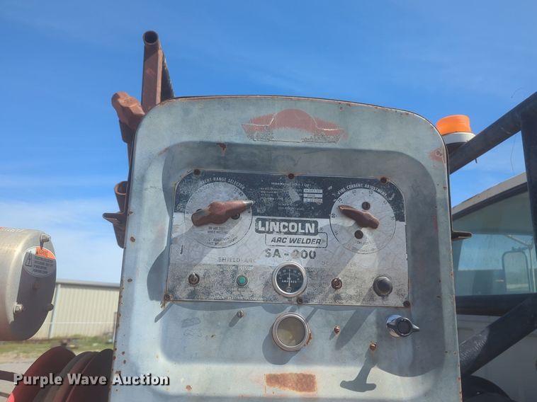 image for item NZ9532 1991 Ford F700 winch truck