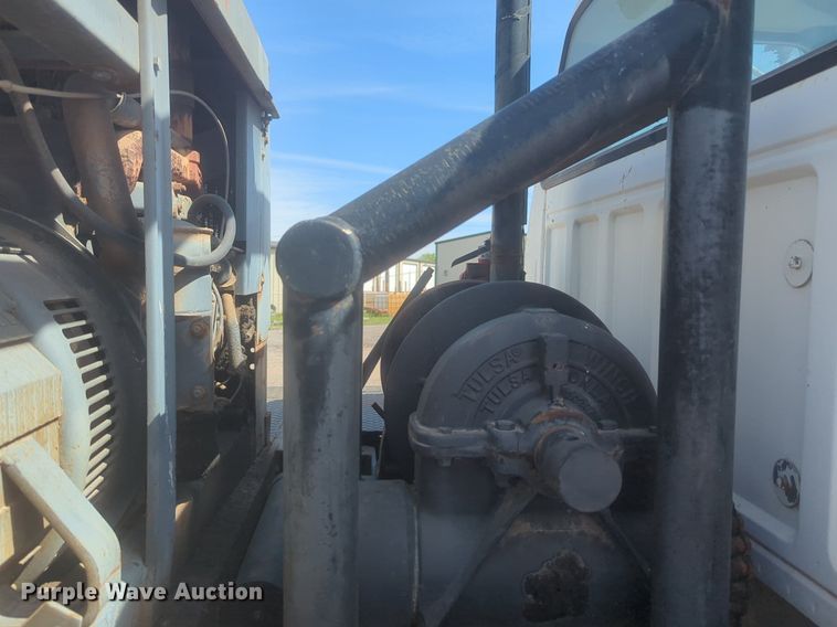 image for item NZ9532 1991 Ford F700 winch truck