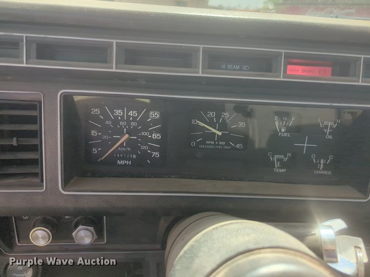 image for item NZ9532 1991 Ford F700 winch truck