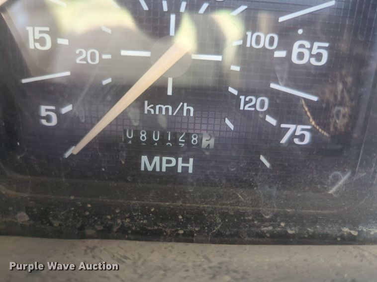 image for item NZ9532 1991 Ford F700 winch truck